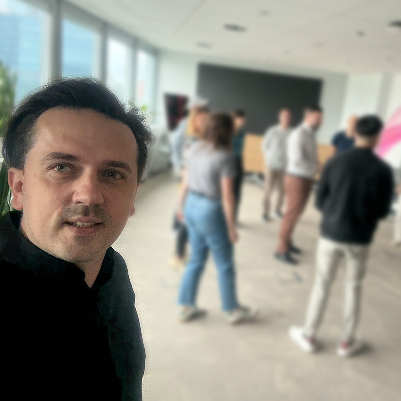 Radość i integracja podczas impro